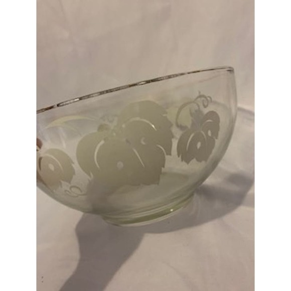 Anchor Hocking VTG Punch Bowl Etched White Grape Leaves - Picture 2 of 7
